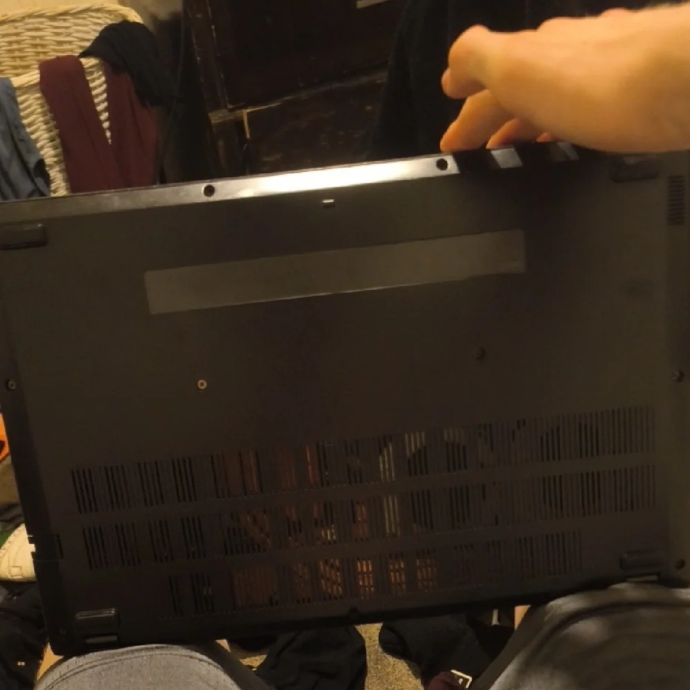 Sleek Gaming Laptop (BROKEN MONITOR)